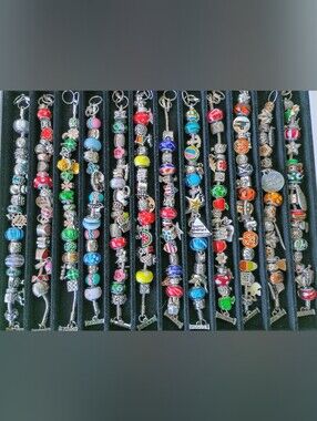 Complete Willabee & Ward 12-Month Holiday Charm Bracelet Set with Case